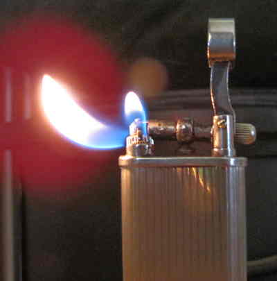 Dual flame lighter
